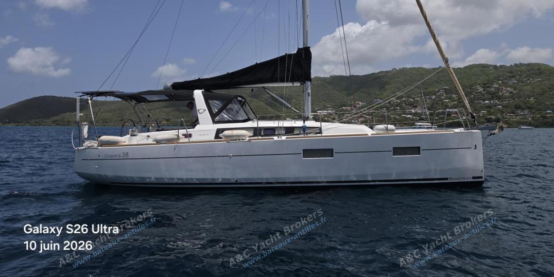 Bénéteau Oceanis 38 : Martinique anchorage Bénéteau Oceanis 38 : Martinique anchorage