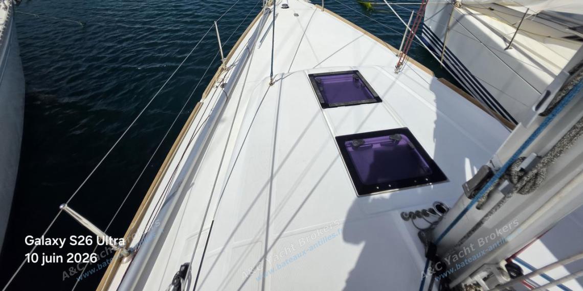 Bénéteau Oceanis 38 : Forward deck Bénéteau Oceanis 38 : Forward deck