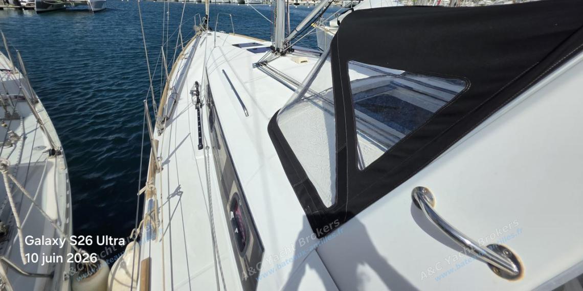 Bénéteau Oceanis 38 : Port companionway Bénéteau Oceanis 38 : Port companionway