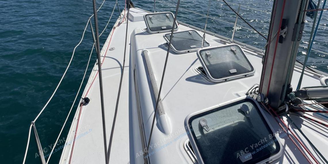 Bénéteau Oceanis 393 Clipper : Forward deck Bénéteau Oceanis 393 Clipper : Forward deck