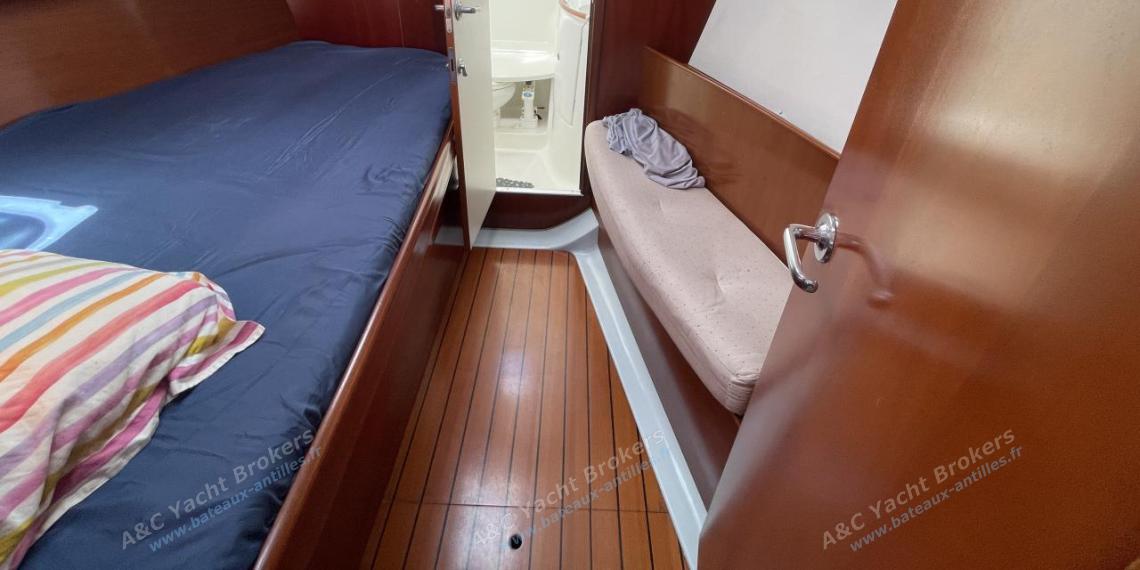 Bénéteau Oceanis 393 Clipper : Forward cabin Bénéteau Oceanis 393 Clipper : Forward cabin