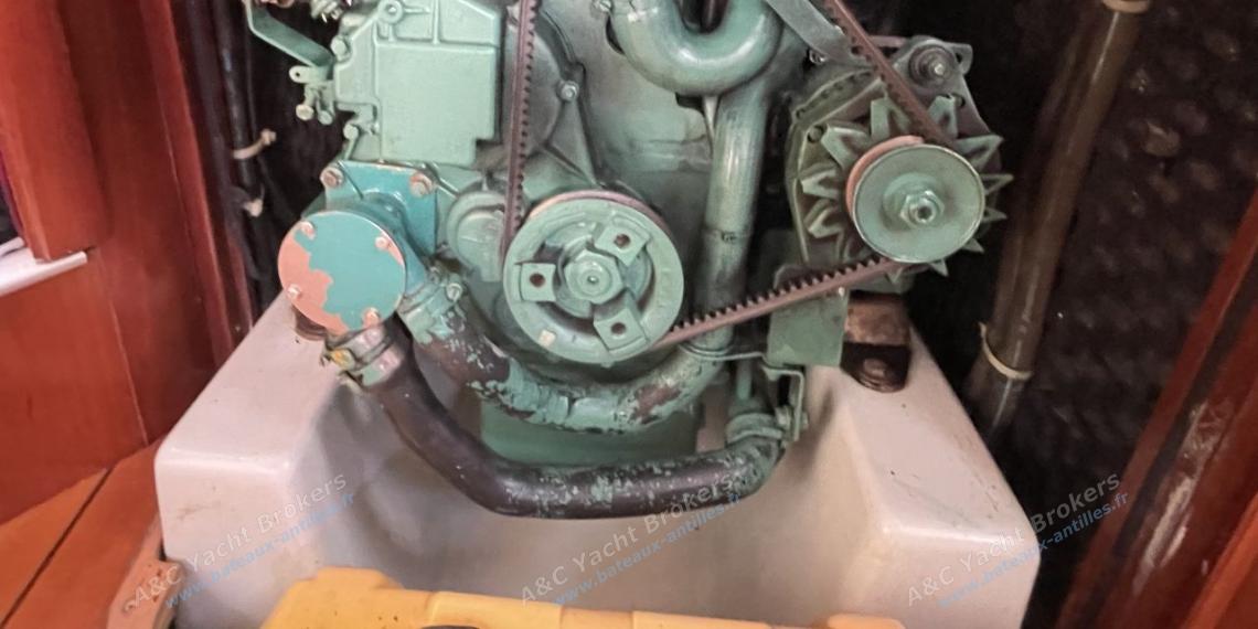Bénéteau Oceanis 393 Clipper : Volvo D2-55 inboard engine Bénéteau Oceanis 393 Clipper : Volvo D2-55 inboard engine