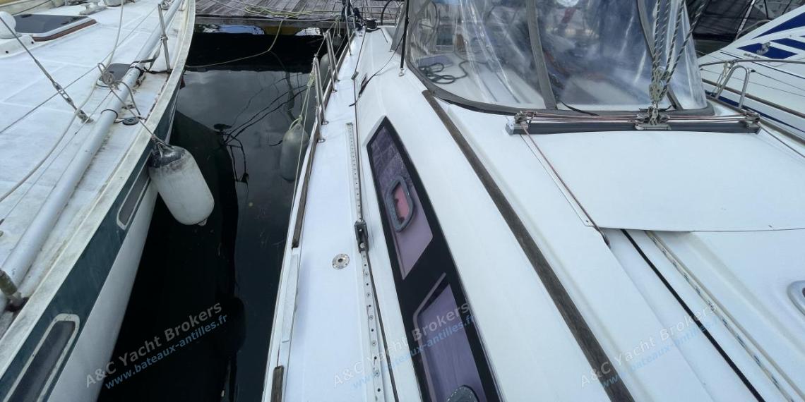 Bénéteau Oceanis 40 : Roof and dodger Bénéteau Oceanis 40 : Roof and dodger