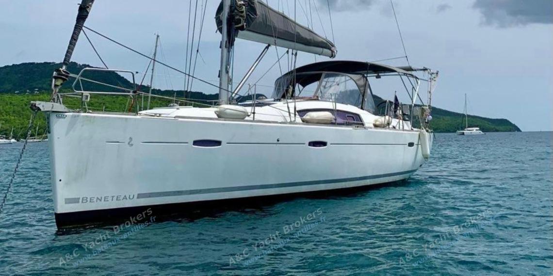 Bénéteau Oceanis 440 : At anchor in Martinique Bénéteau Oceanis 440 : At anchor in Martinique