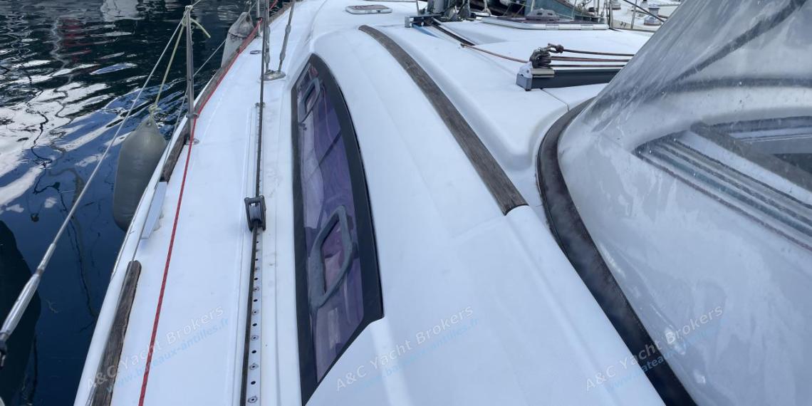 Bénéteau Oceanis 40 : Port companionway Bénéteau Oceanis 40 : Port companionway
