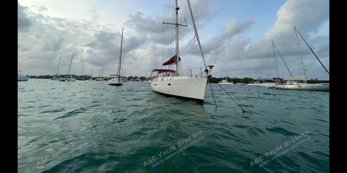 Bénéteau Oceanis 411 Clipper : At anchor Bénéteau Oceanis 411 Clipper : At anchor