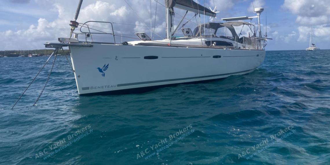 Bénéteau Oceanis 43 : At anchor other view Bénéteau Oceanis 43 : At anchor other view