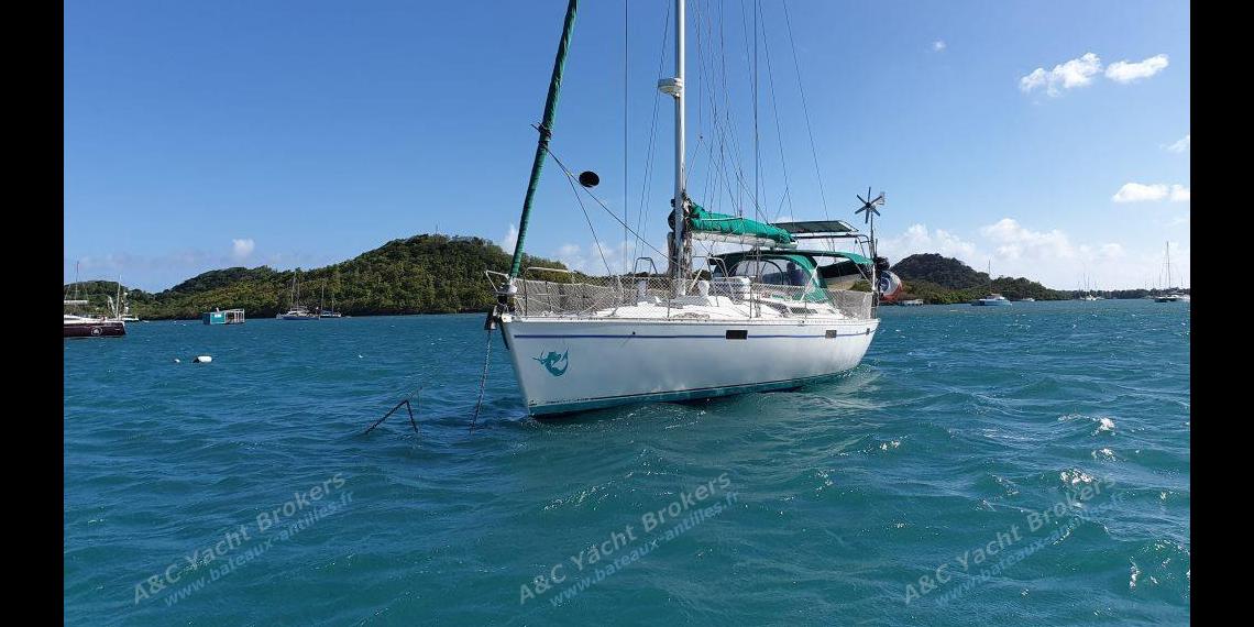 Bénéteau Oceanis 430 : At anchor in Martinique Bénéteau Oceanis 430 : At anchor in Martinique