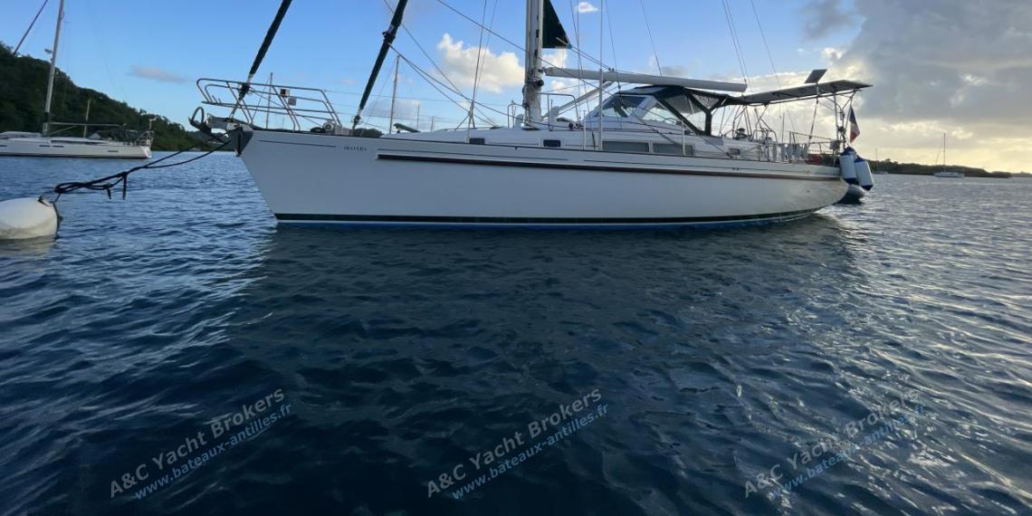 Bénéteau Oceanis 44 CC : On mooring in Martinique Bénéteau Oceanis 44 CC : On mooring in Martinique