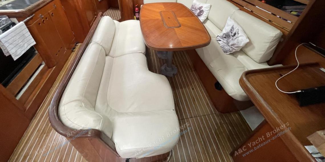 Bénéteau Oceanis 440 : Saloon other view Bénéteau Oceanis 440 : Saloon other view