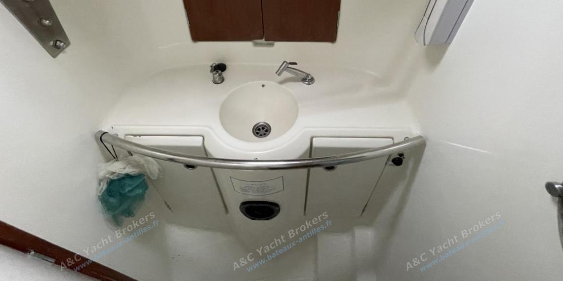 Bénéteau Oceanis 440 : Shower room Bénéteau Oceanis 440 : Shower room