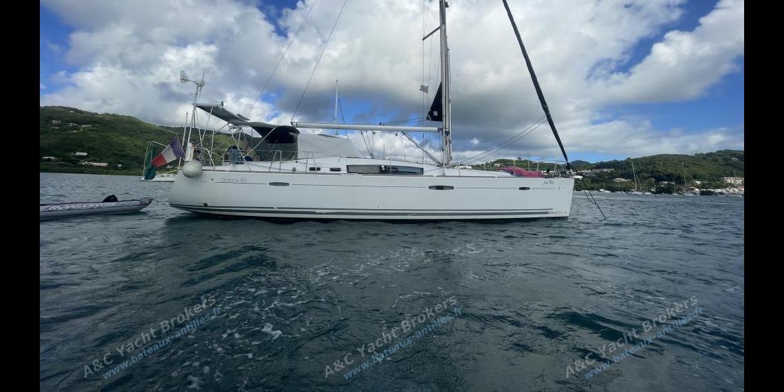 Bénéteau Ocenais 46 : At anchor in Martinique Bénéteau Ocenais 46 : At anchor in Martinique