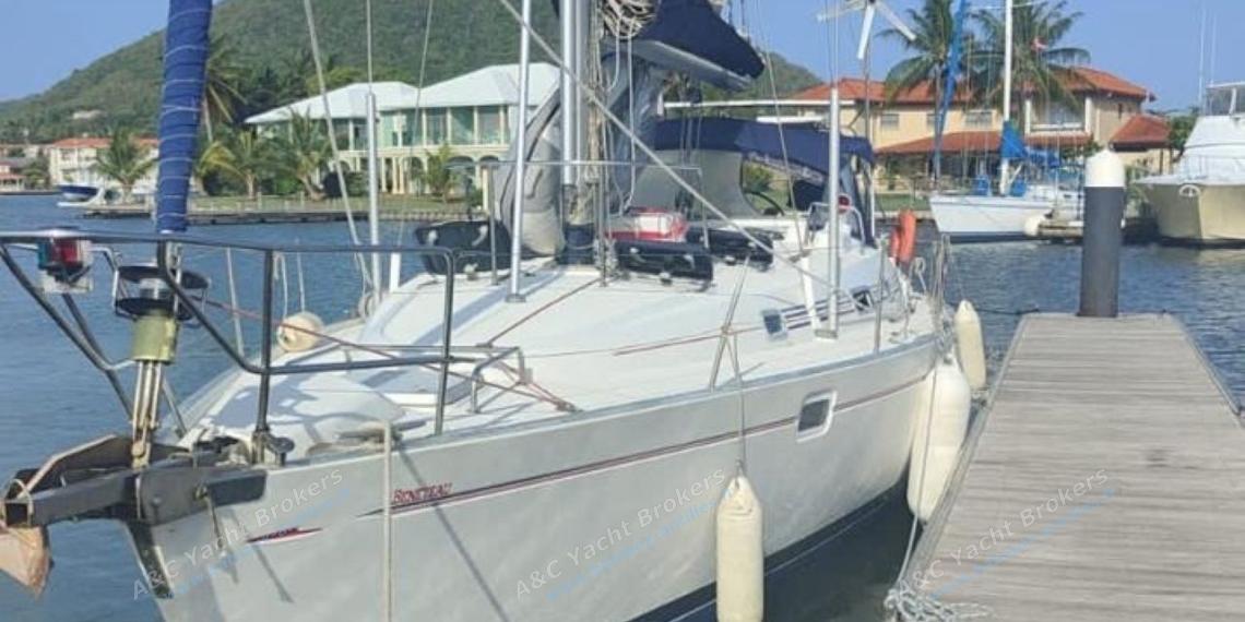 Bénéteau Oceanis 461 : In marina Bénéteau Oceanis 461 : In marina