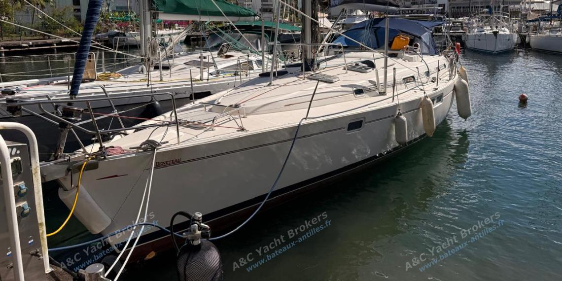 Bénéteau Oceanis 461 : In marina other view Bénéteau Oceanis 461 : In marina other view