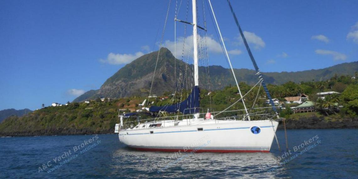 Bénéteau Oceanis 500 : At anchorage Bénéteau Oceanis 500 : At anchorage