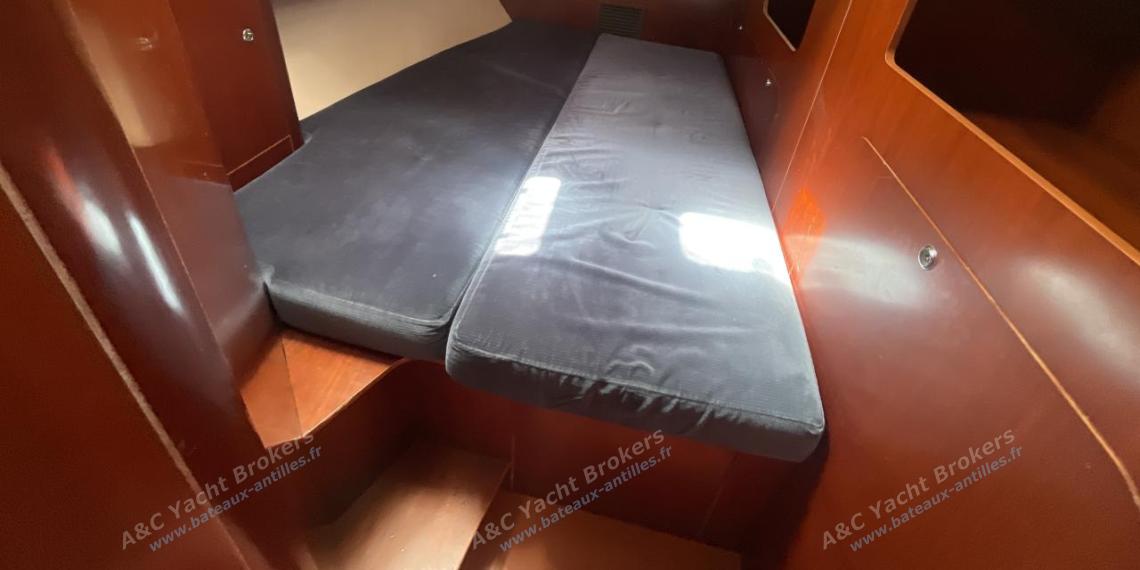 Bénéteau Oceanis 523 : Aft starboard cabin Bénéteau Oceanis 523 : Aft starboard cabin
