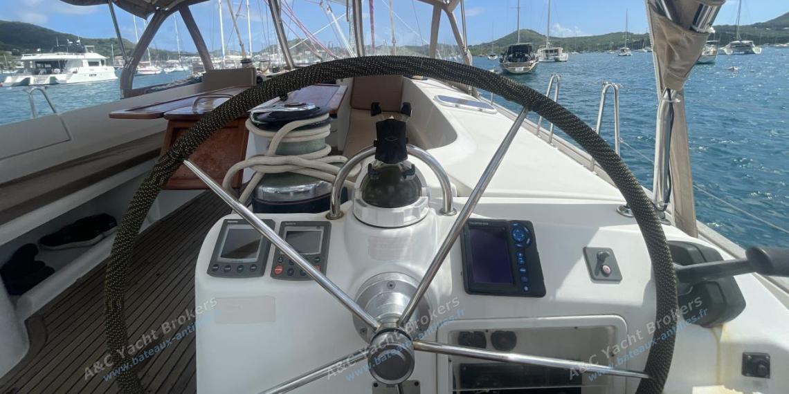 Bénéteau Oceanis 523 : Starboard helm station Bénéteau Oceanis 523 : Starboard helm station