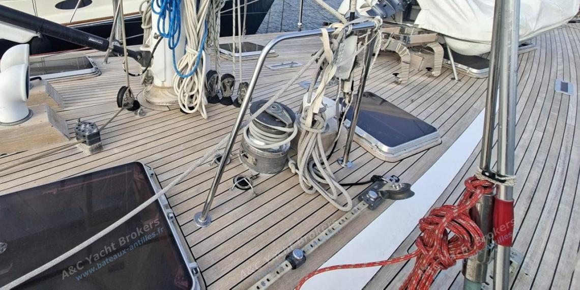 Derecktor One Off David Petrick : Pulpit mast and winches Derecktor One Off David Petrick : Pulpit mast and winches
