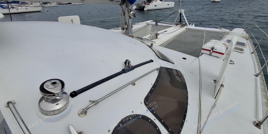 Outremer 38/40 : Starboard companionway other view Outremer 38/40 : Starboard companionway other view