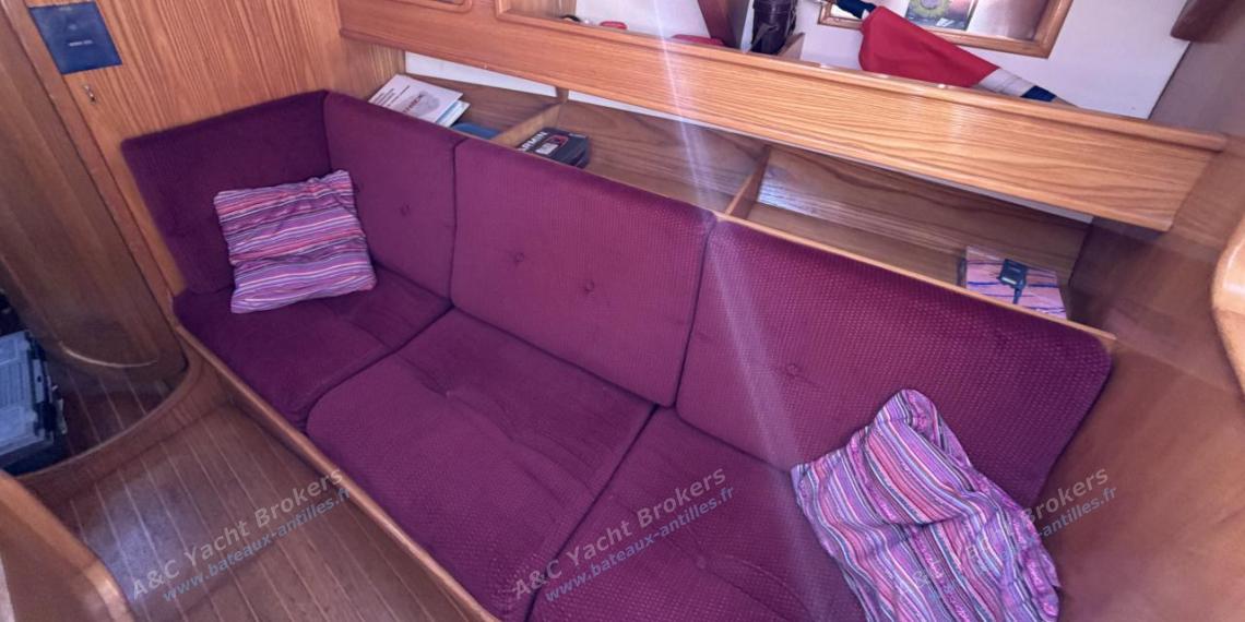 Alubat Ovni 39 : Starboard saloon benche Alubat Ovni 39 : Starboard saloon benche