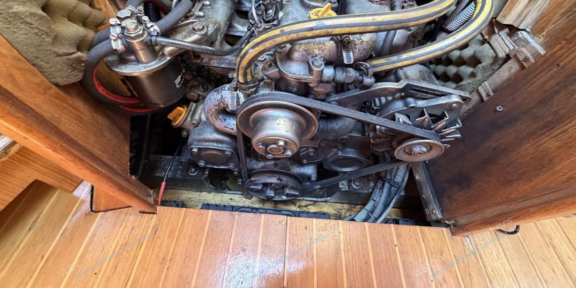 Alubat Ovni 39 : Yanmar 4JH2E inboard engine Alubat Ovni 39 : Yanmar 4JH2E inboard engine