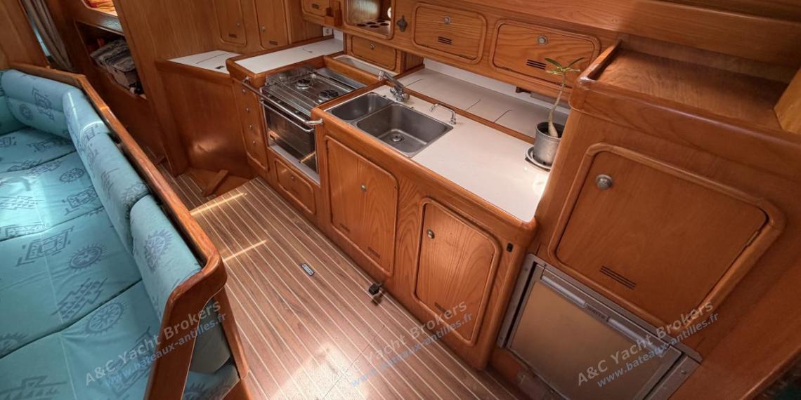 Alubat Ovni 43 : Galley seen from the charts table Alubat Ovni 43 : Galley seen from the charts table
