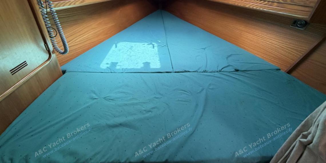 Alubat Ovni 43 : Forward cabin Alubat Ovni 43 : Forward cabin