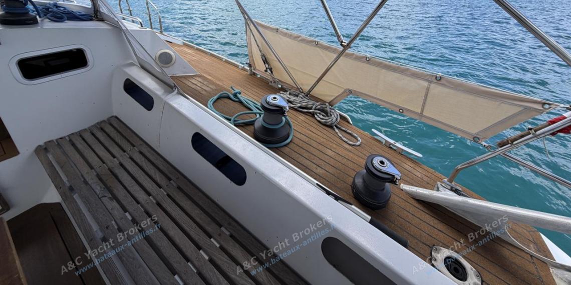 Alubat Ovni 43 : Cockpit winches on starboard Alubat Ovni 43 : Cockpit winches on starboard