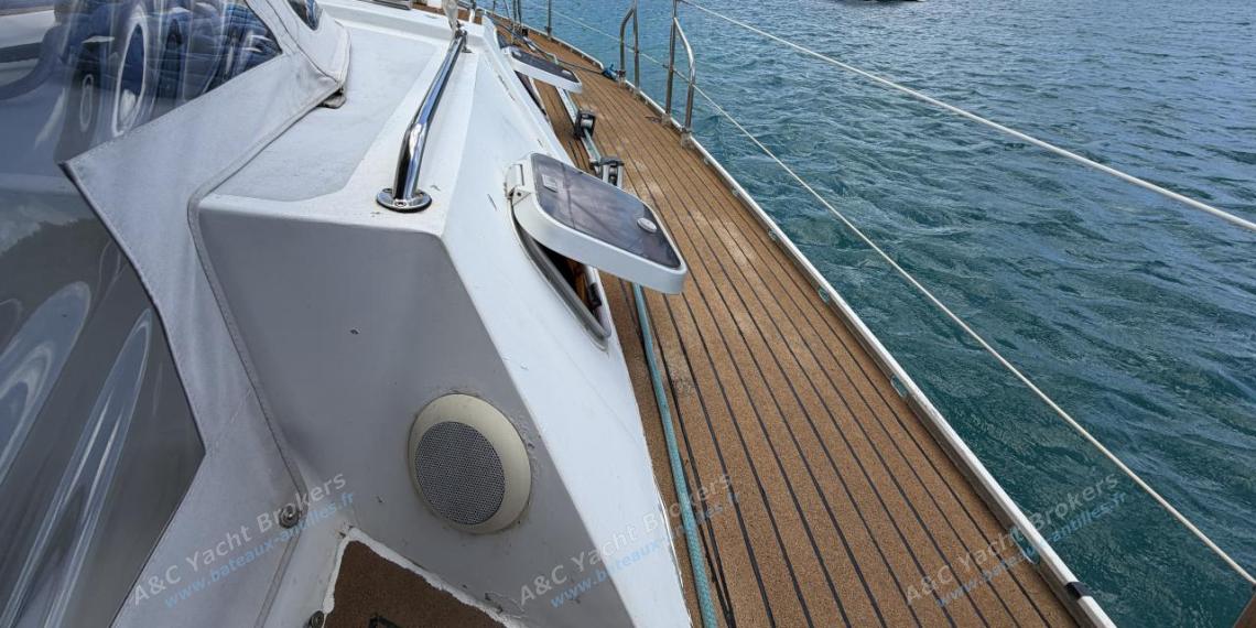 Alubat Ovni 43 : Starboard companionway Alubat Ovni 43 : Starboard companionway