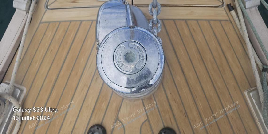 Wauquiez Pilote Saloon 60 : Electric windlass Wauquiez Pilote Saloon 60 : Electric windlass