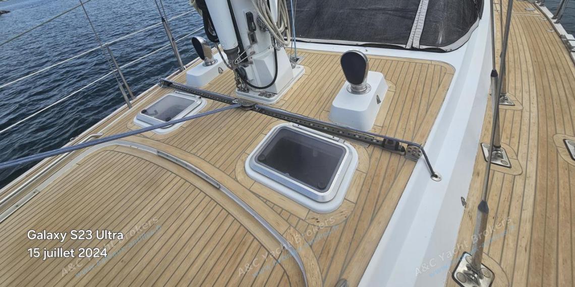 Wauquiez Pilote Saloon 60 : Roof and dodger Wauquiez Pilote Saloon 60 : Roof and dodger