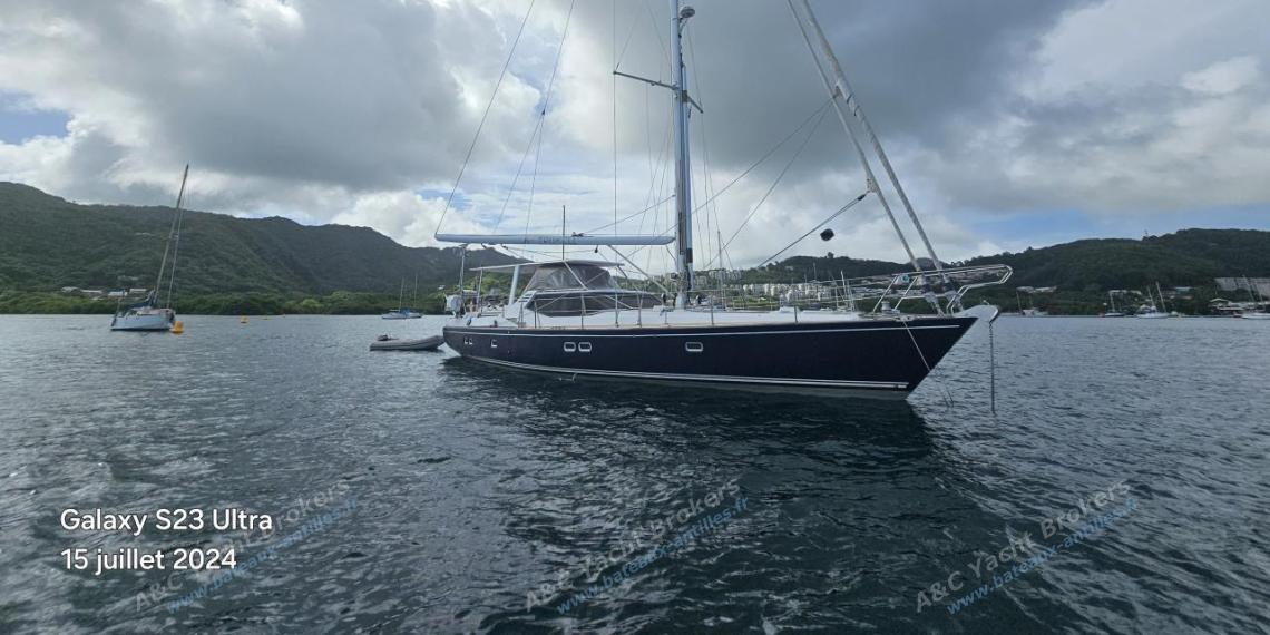 Wauquiez Pilote Saloon 60 : At anchor other view Wauquiez Pilote Saloon 60 : At anchor other view