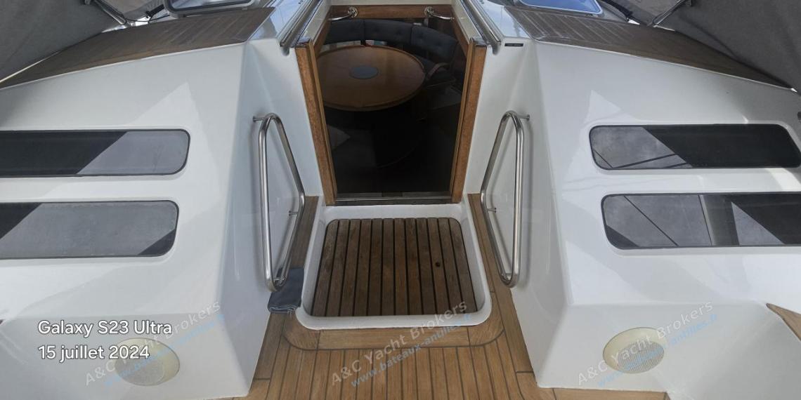 Wauquiez Pilote Saloon 60 : Dodger other view Wauquiez Pilote Saloon 60 : Dodger other view