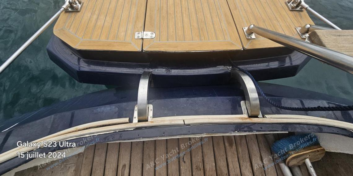 Wauquiez Pilote Saloon 60 : Aft transom other view Wauquiez Pilote Saloon 60 : Aft transom other view