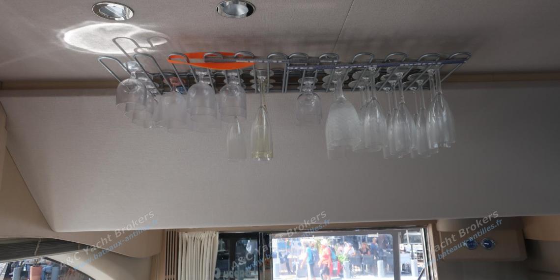 Princess 56 Fly bridge : Galley other view Princess 56 Fly bridge : Galley other view