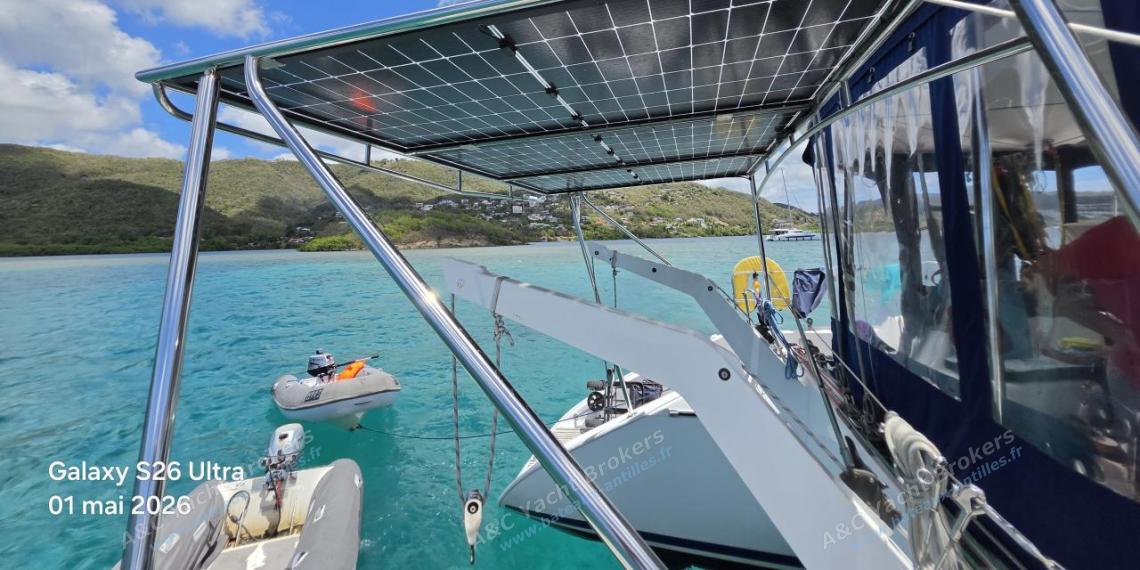 Alliaura Marine Privilège 495 : Solars panels Alliaura Marine Privilège 495 : Solars panels
