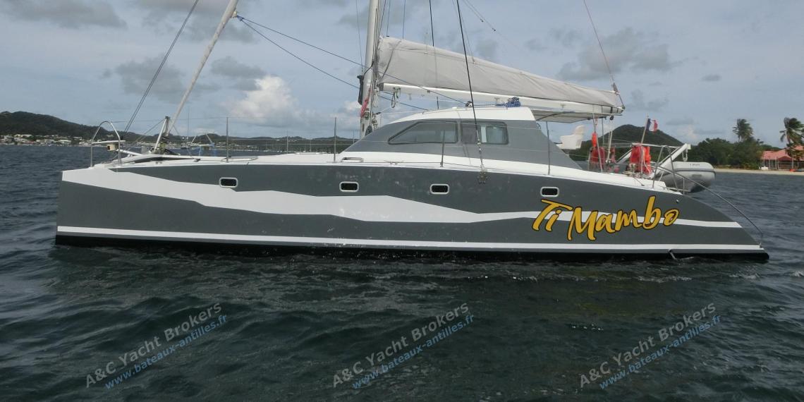 Multicap-Caraïbes Punch 12.50 DC : At anchor in Martinique Multicap-Caraïbes Punch 12.50 DC : At anchor in Martinique