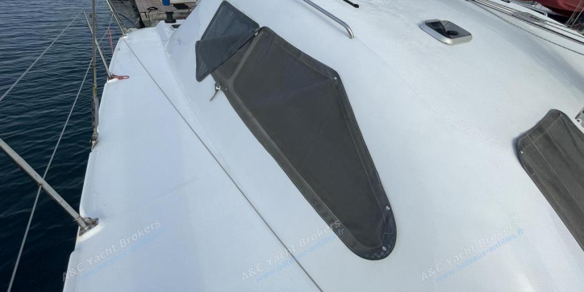 Multicap-Caraïbes Punch 12,50 : Roof and starboard companionway other view Multicap-Caraïbes Punch 12,50 : Roof and starboard companionway other view