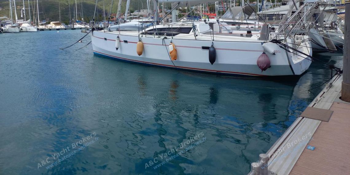 Fora Marine RM 1350 : In marina Fora Marine RM 1350 : In marina