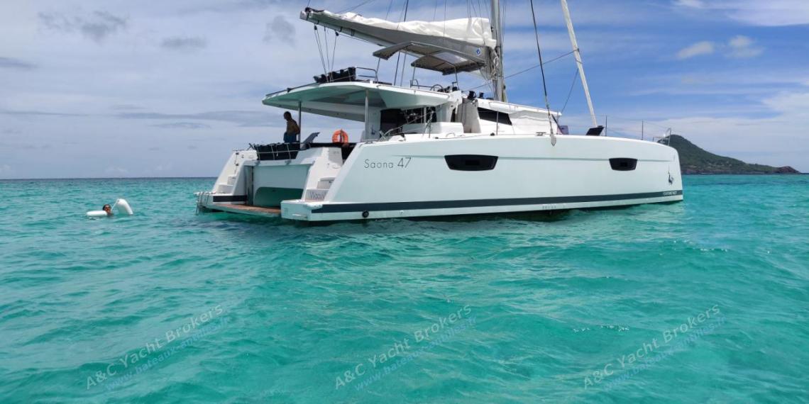 Fountaine Pajot Saona 47 Maestro : At anchor in The Grenadines Fountaine Pajot Saona 47 Maestro : At anchor in The Grenadines