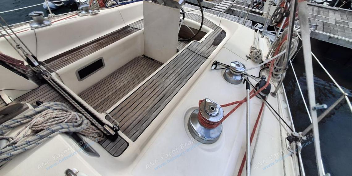 Jeanneau Sun Kiss 45 : Cockpit seen from the port companionway Jeanneau Sun Kiss 45 : Cockpit seen from the port companionway