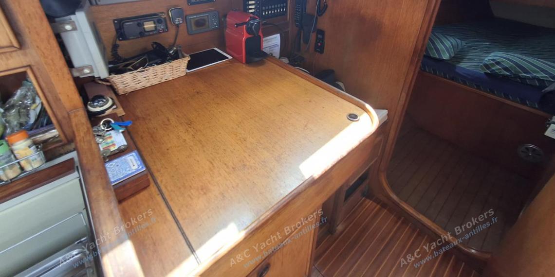 Jeanneau Sun Kiss 45 : Charts table other view Jeanneau Sun Kiss 45 : Charts table other view