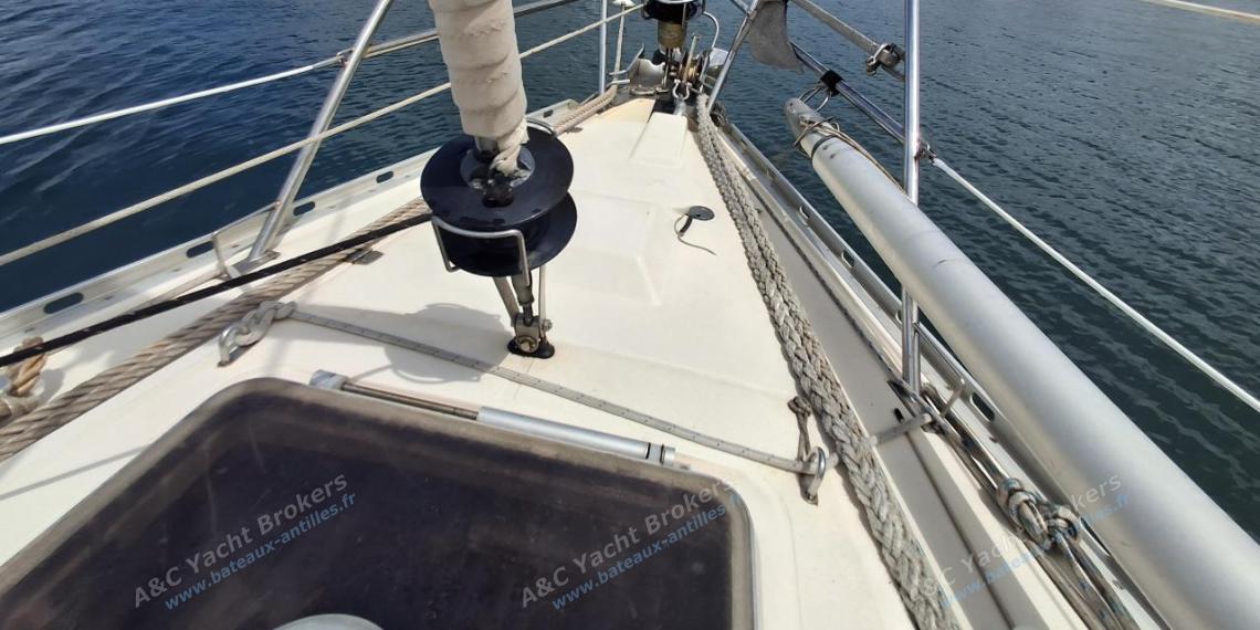 Jeanneau Sun Kiss 45 : Furling staysail Jeanneau Sun Kiss 45 : Furling staysail
