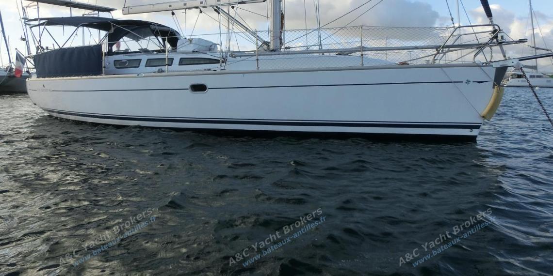 Jeanneau Sun Odyssey 40.3 : At anchor in Martinique Jeanneau Sun Odyssey 40.3 : At anchor in Martinique