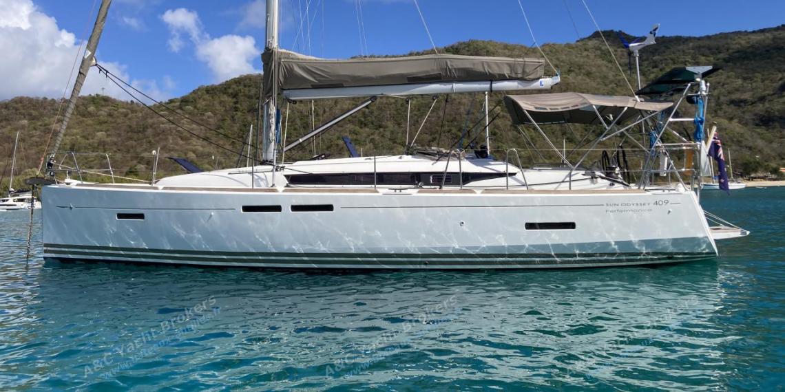Jeanneau Sun Odyssey 409 Performance : Au mouillage en Martinique Jeanneau Sun Odyssey 409 Performance : Au mouillage en Martinique