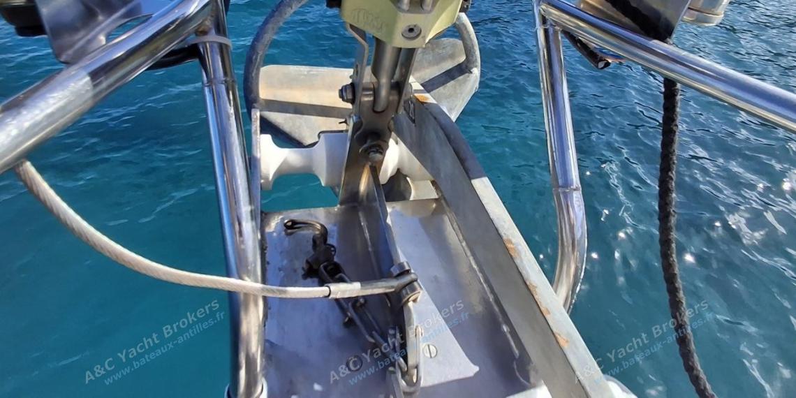 Jeanneau Sun Odyssey 42.2 : Profurl furling system Jeanneau Sun Odyssey 42.2 : Profurl furling system