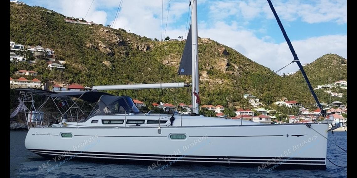 Jeanneau Sun Odyssey 42i : At anchor Jeanneau Sun Odyssey 42i : At anchor