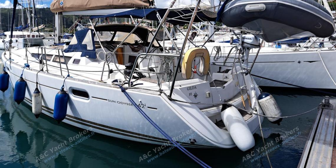 Jeanneau Sun Odyssey 42i : In marina Jeanneau Sun Odyssey 42i : In marina