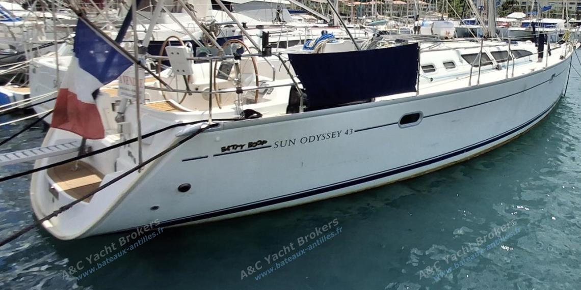 Jeanneau Sun Odyssey 43 : In marina Jeanneau Sun Odyssey 43 : In marina