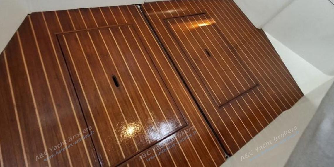 Jeanneau Sun Odyssey 45.2 : Floor in the forward cabin Jeanneau Sun Odyssey 45.2 : Floor in the forward cabin